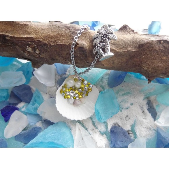 Yellow Shell Mermaid Necklace Palm 9 - Picture 3 of 8